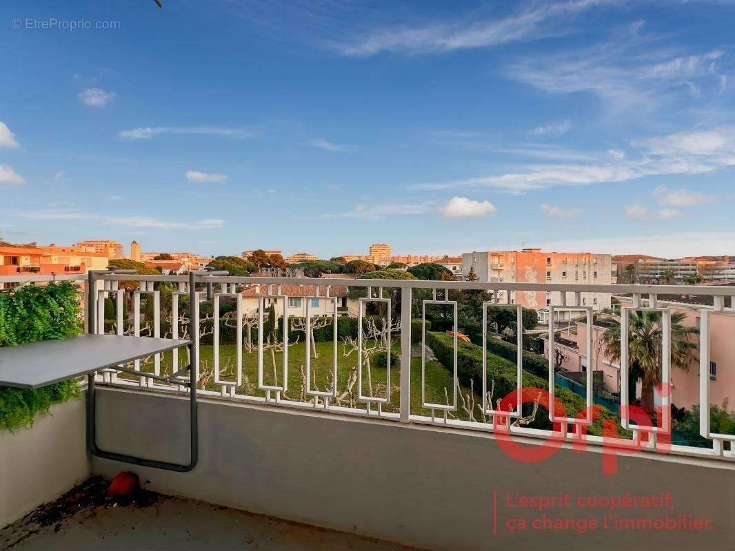Appartement à vendre, 65m², Fréjus