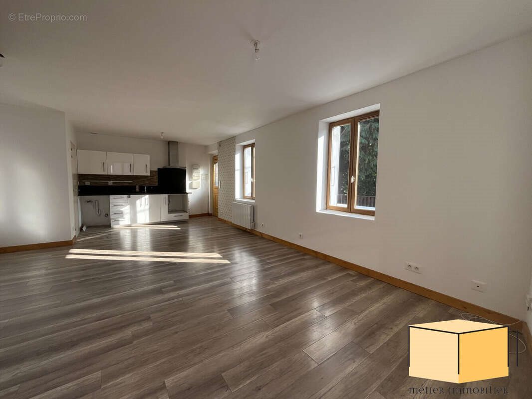 Appartement à vendre, 68m², Yenne