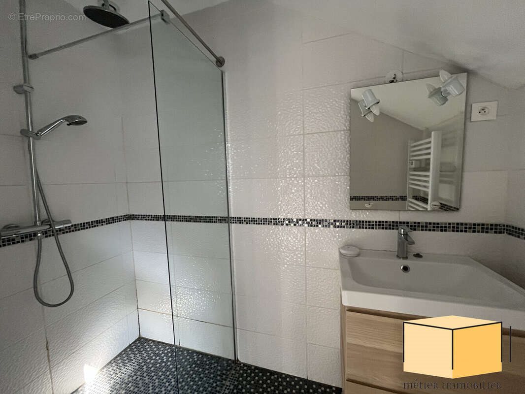 Appartement à vendre, 68m², Yenne