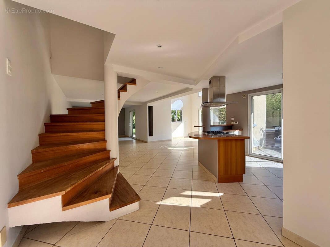 Maison à vendre, 142m², Saint-Nazaire-les-Eymes