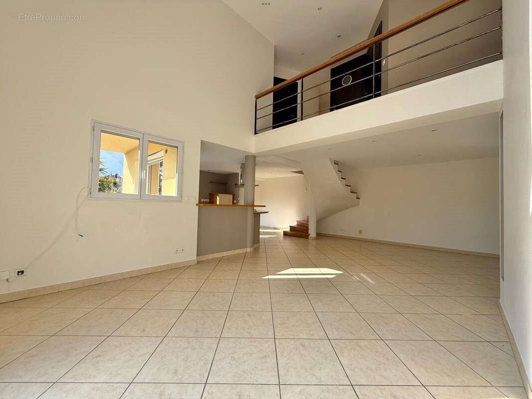 Maison à vendre, 142m², Saint-Nazaire-les-Eymes