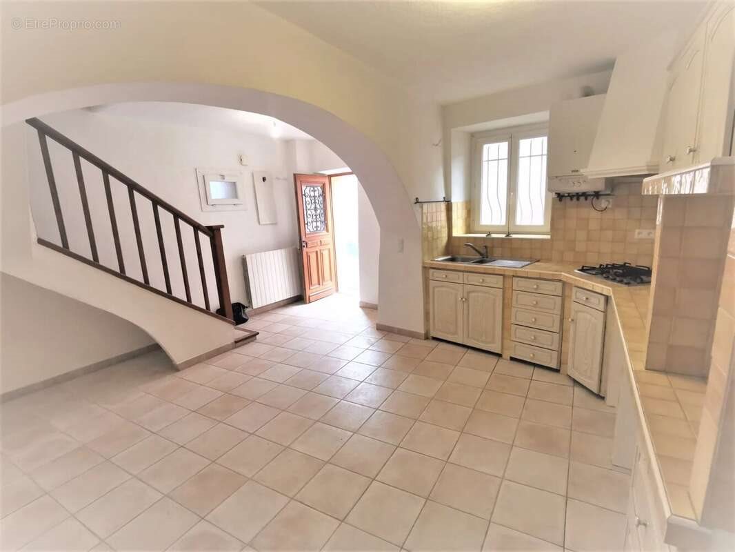 Appartement à vendre, 70m², Peymeinade
