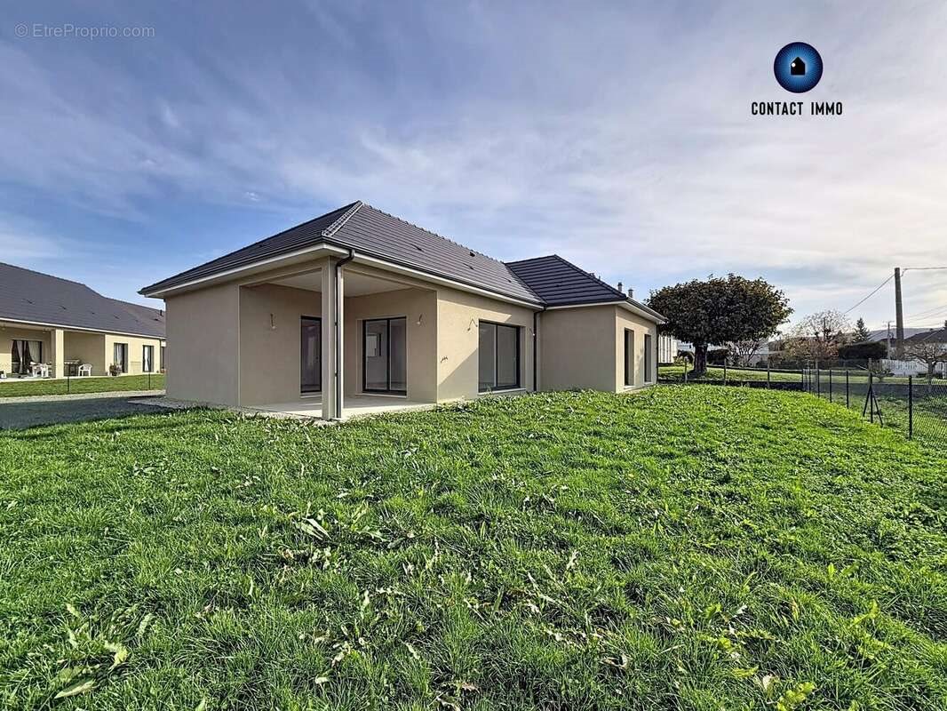 Maison à vendre, 115m², Saint-Pantaléon-de-Larche