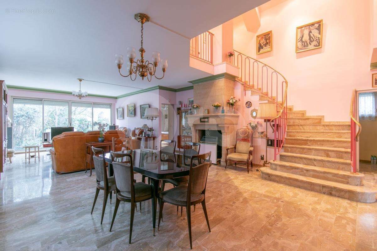 Maison à vendre, 260m², Bry-sur-Marne