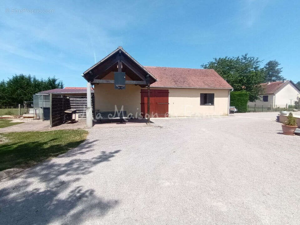 Maison à vendre, 200m², Varennes-sur-Allier