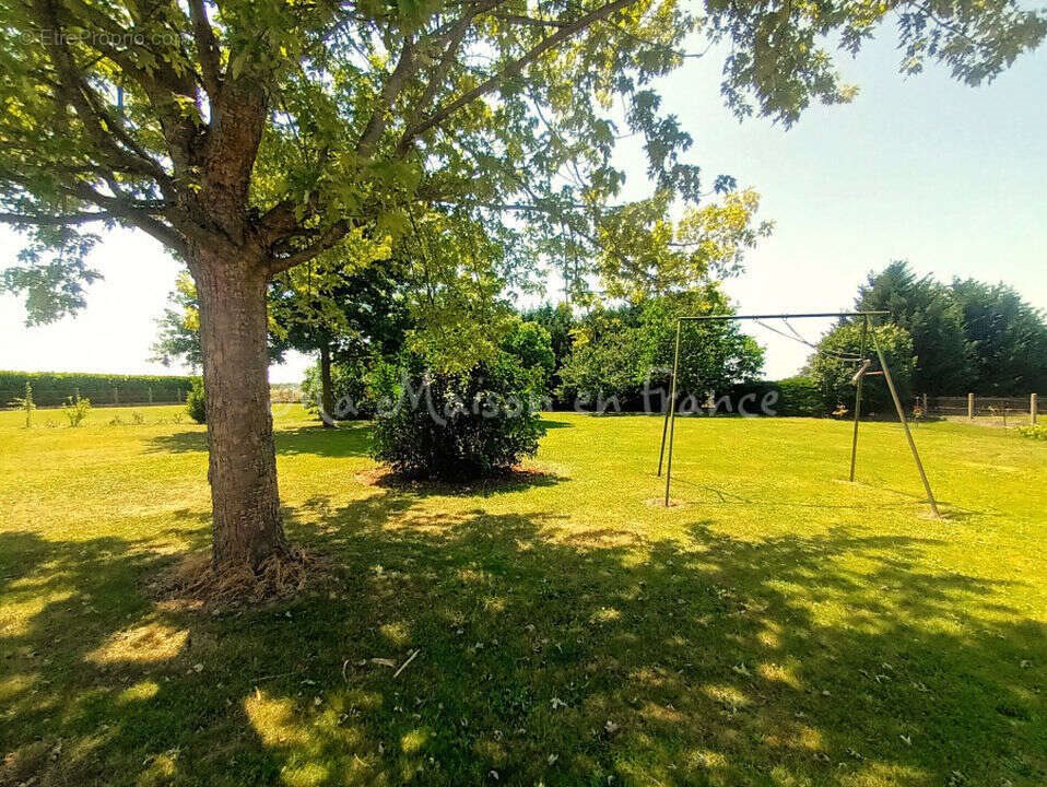 Maison à vendre, 200m², Varennes-sur-Allier