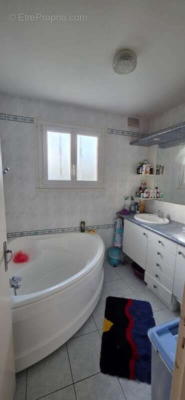 Maison à vendre, 111m², Saint-Jean-de-Linières