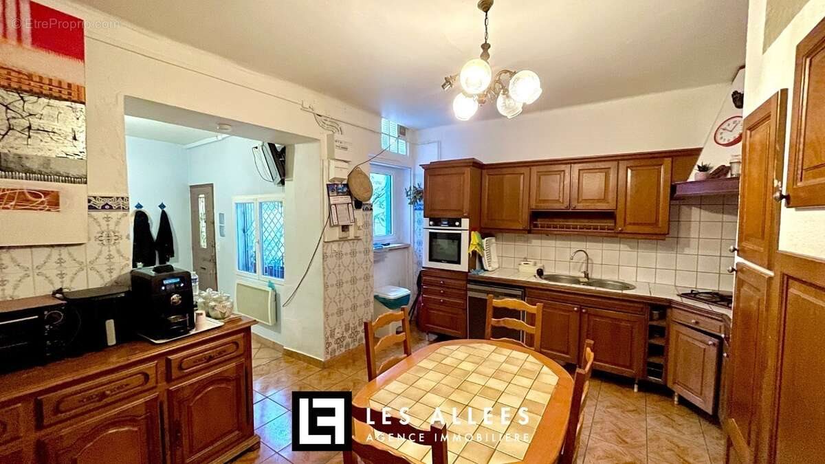 Maison à vendre, 280m², Valréas