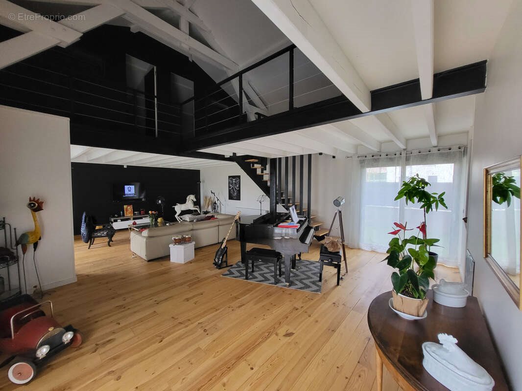 Maison à vendre, 253m², Mâcon