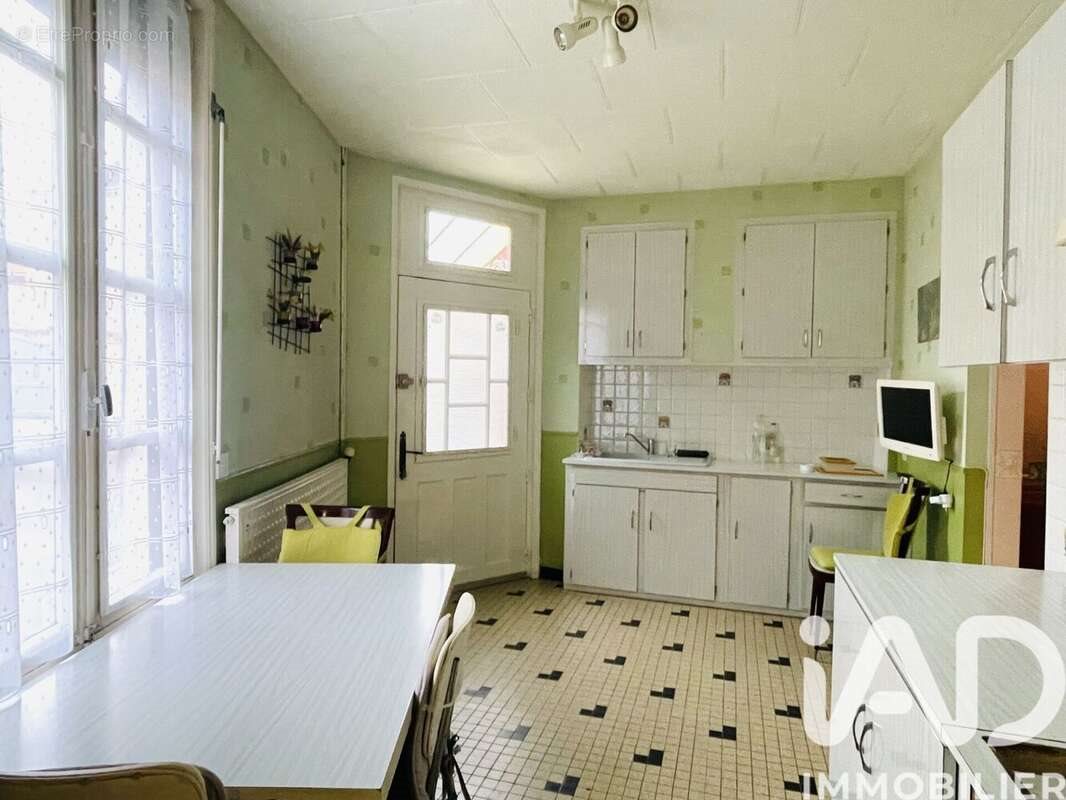 Maison à vendre, 106m², Cernusson