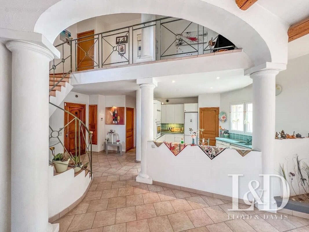 Maison à vendre, 312m², Puyricard