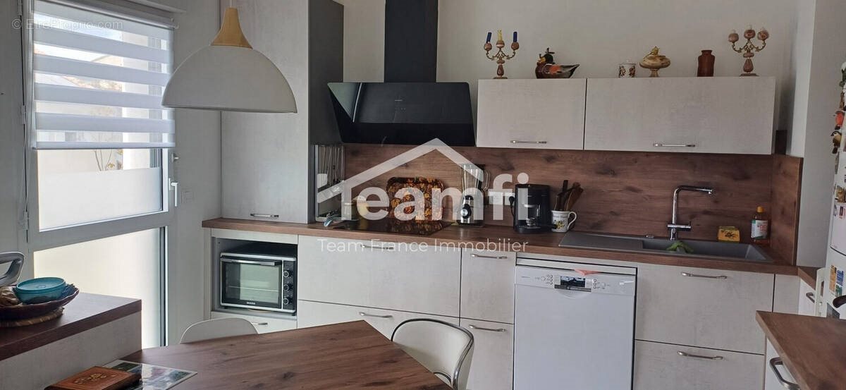 Appartement à vendre, 76m², Villeneuve-de-Berg
