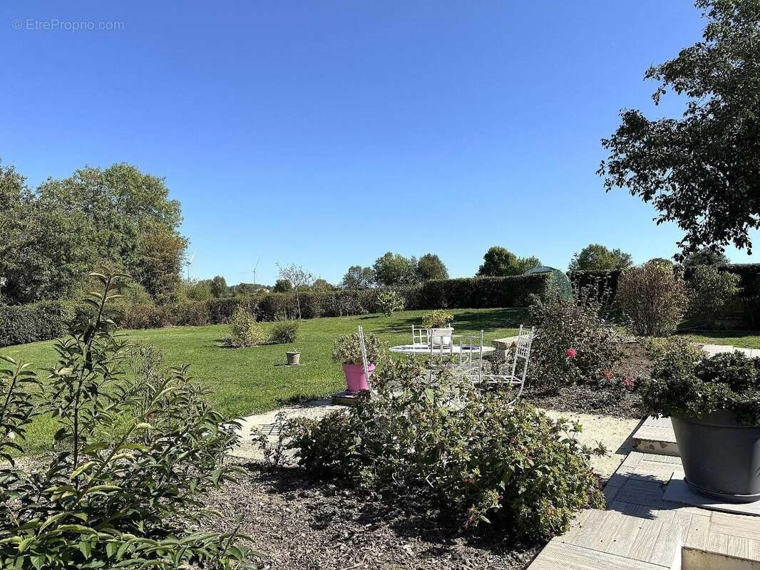 Maison à vendre, 123m², Chiché