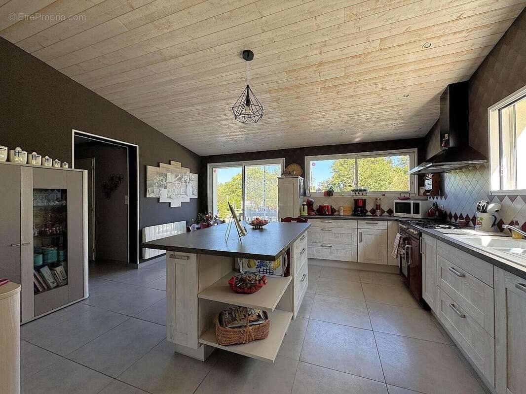 Maison à vendre, 123m², Chiché