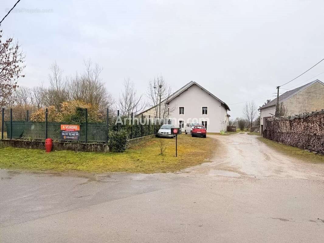 Maison à vendre, 136m², Montigny-sur-l'Ain