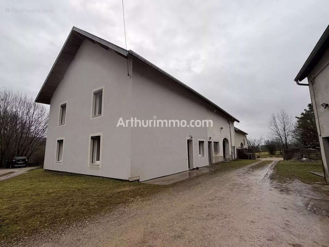 Maison à vendre, 136m², Montigny-sur-l'Ain