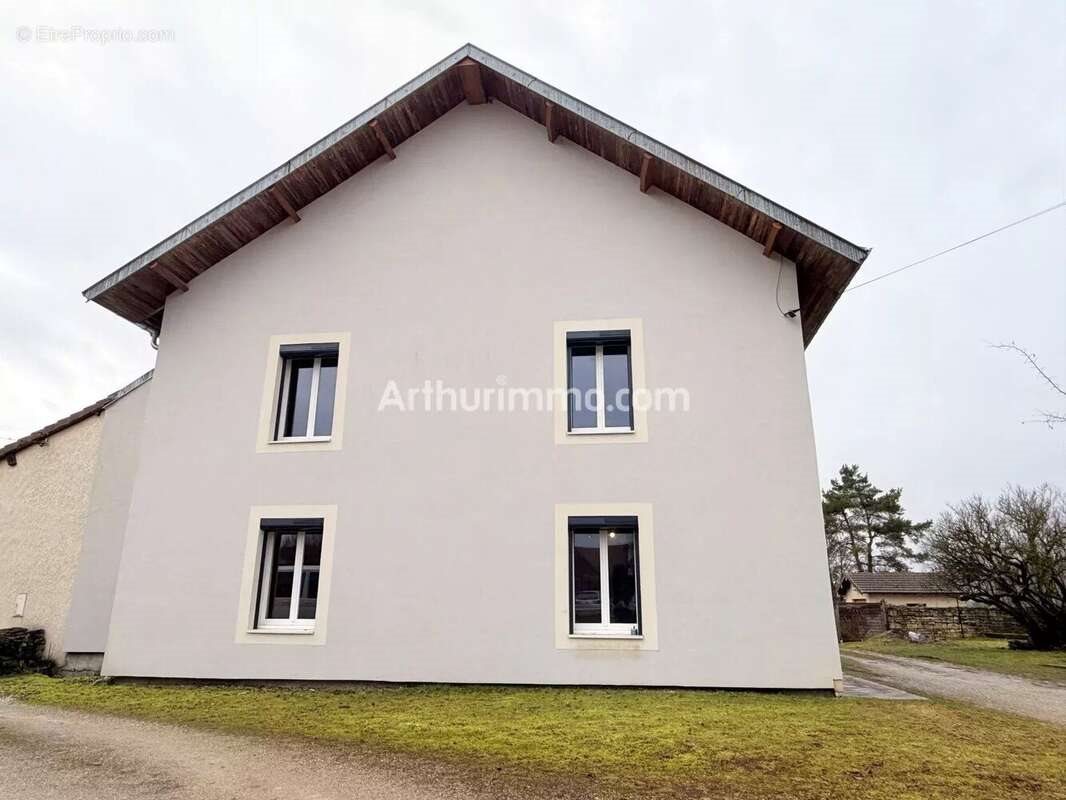 Maison à vendre, 136m², Montigny-sur-l'Ain