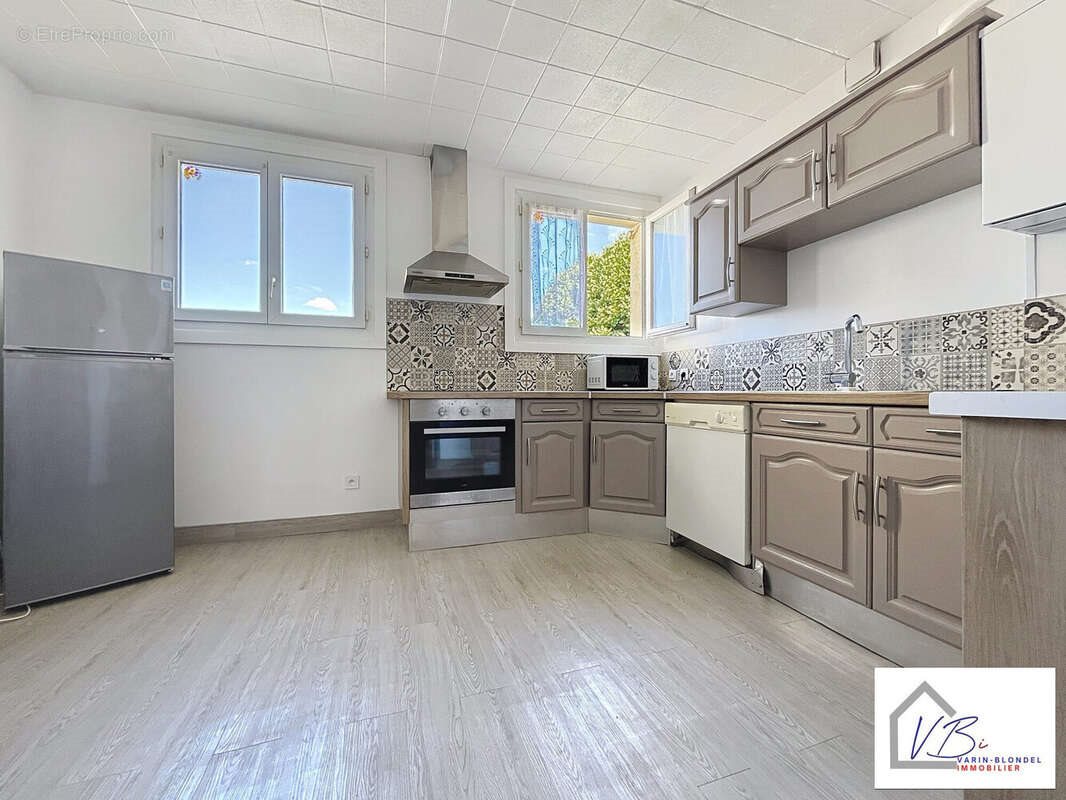 Appartement à vendre, 65m², Saint-Maurice-d'Etelan