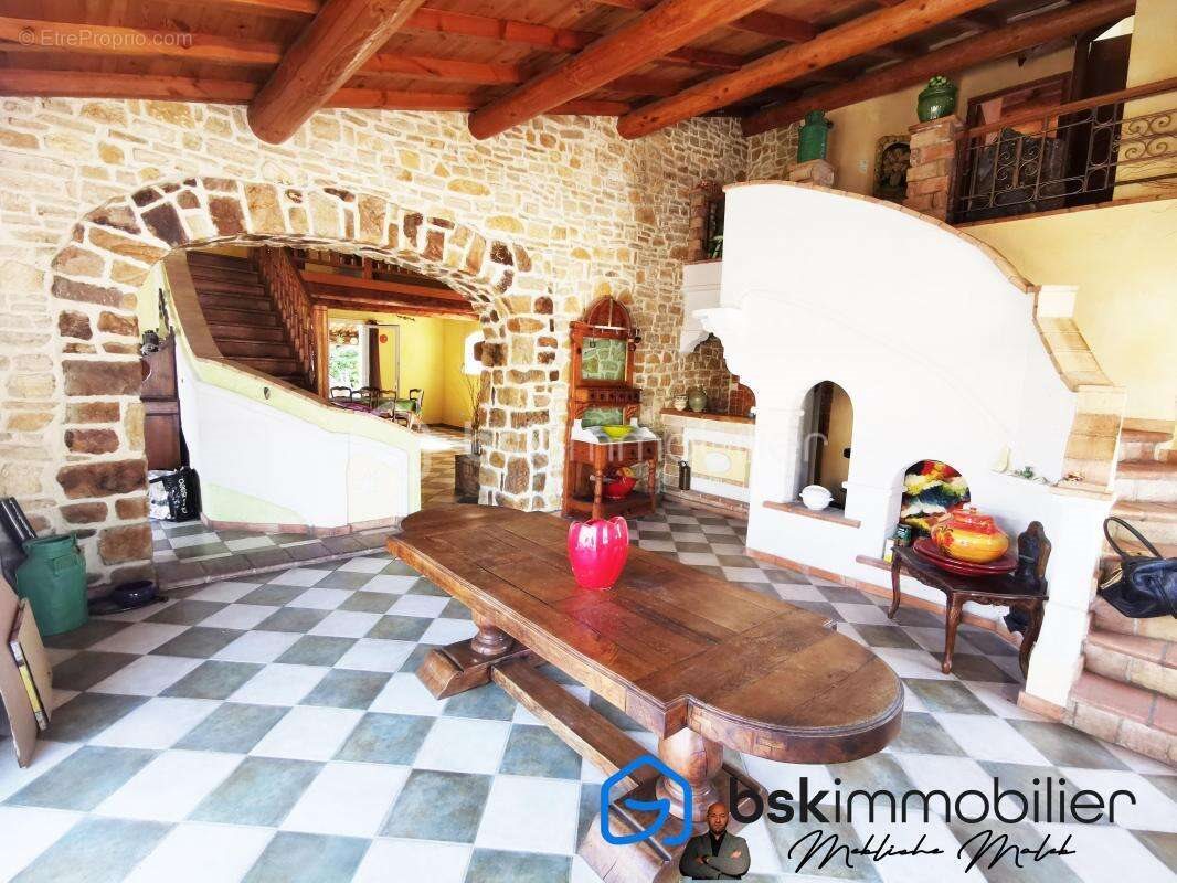 Maison à vendre, 208m², Saint-Christol-lès-Alès