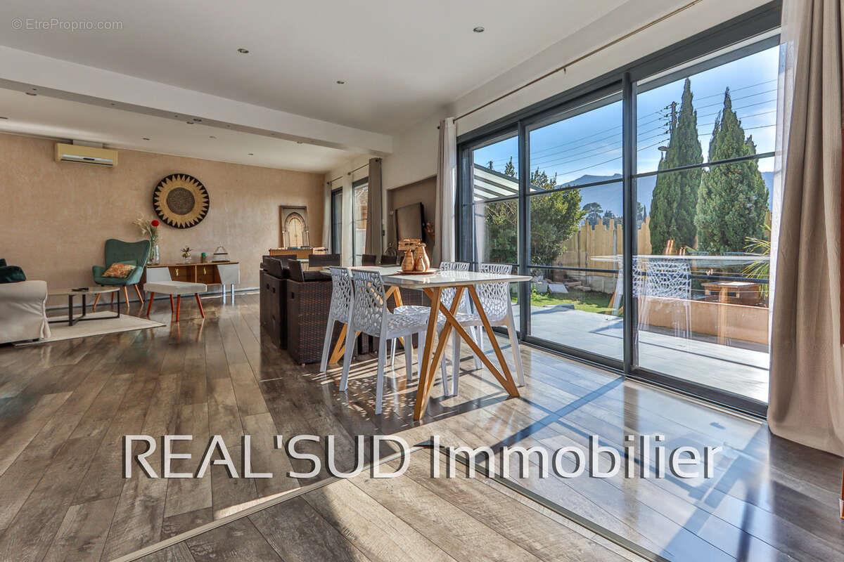 Maison à vendre, 190m², Marseille 9ème