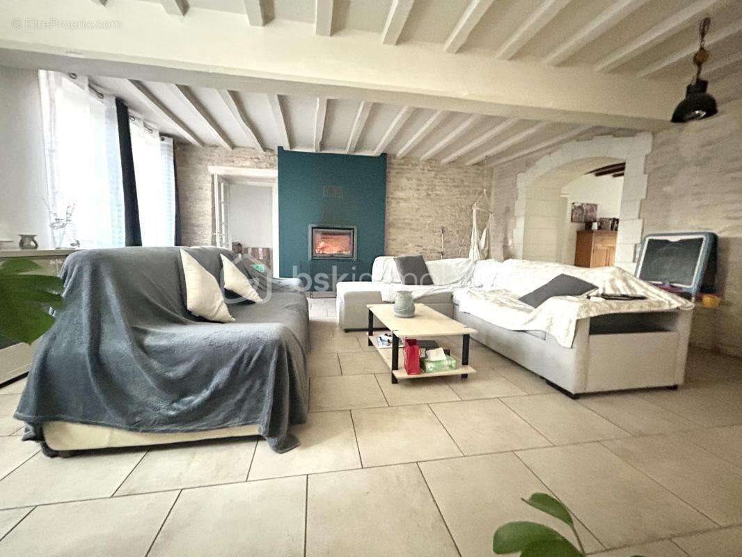Maison à vendre, 182m², Saint-Cyr-les-Colons