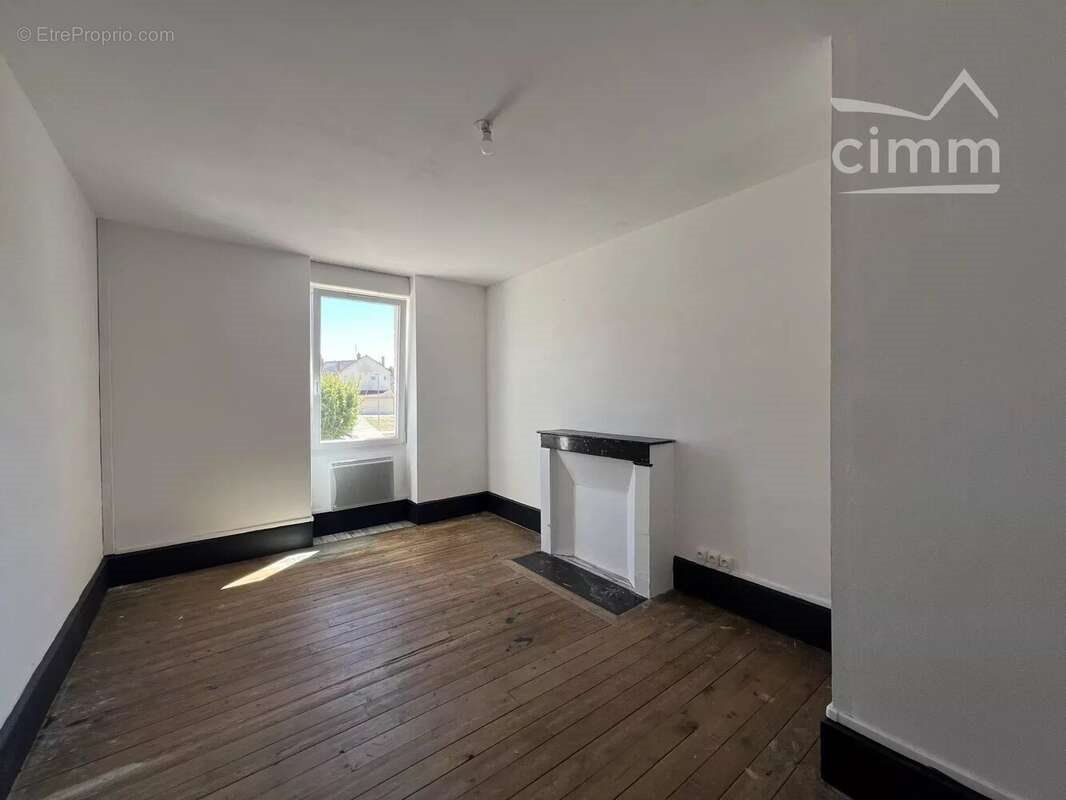 Appartement à vendre, 206m², Neuvy-Grandchamp