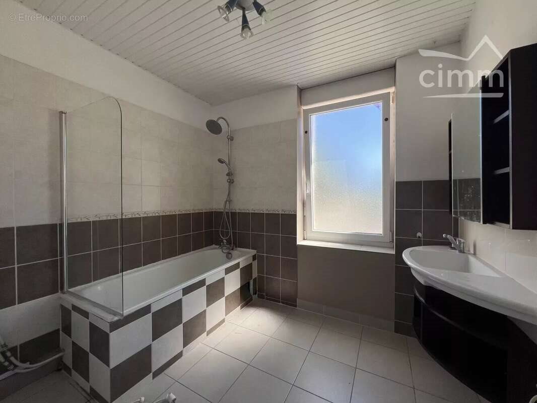 Appartement à vendre, 206m², Neuvy-Grandchamp