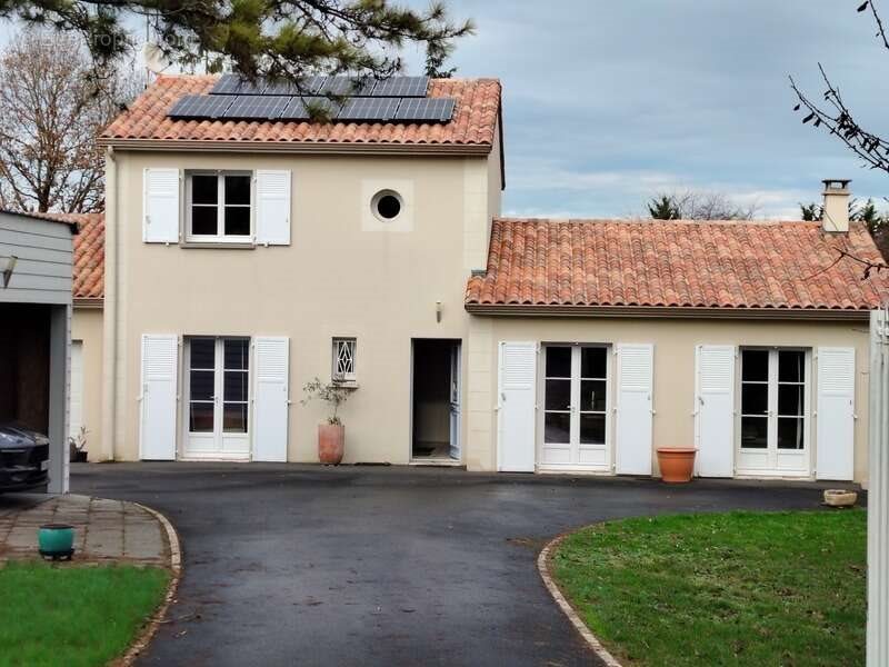 Maison à vendre, 159m², Avanton