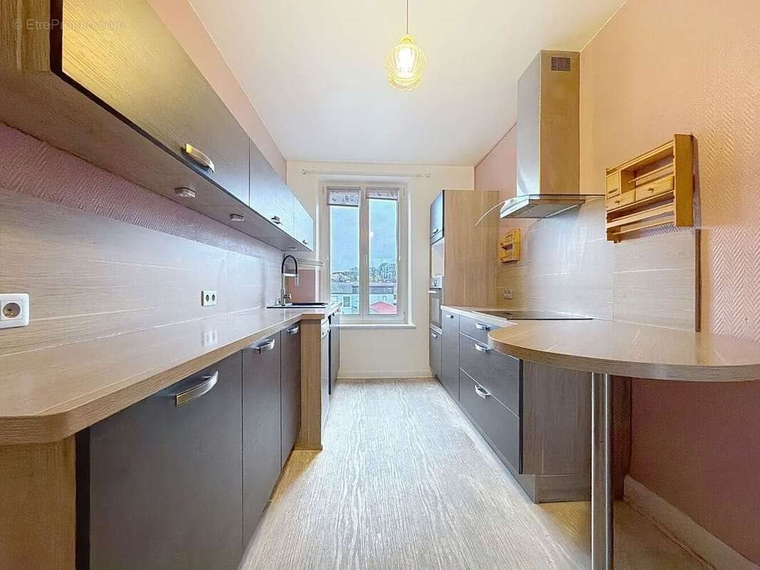 Appartement à vendre, 114m², Thaon-les-Vosges