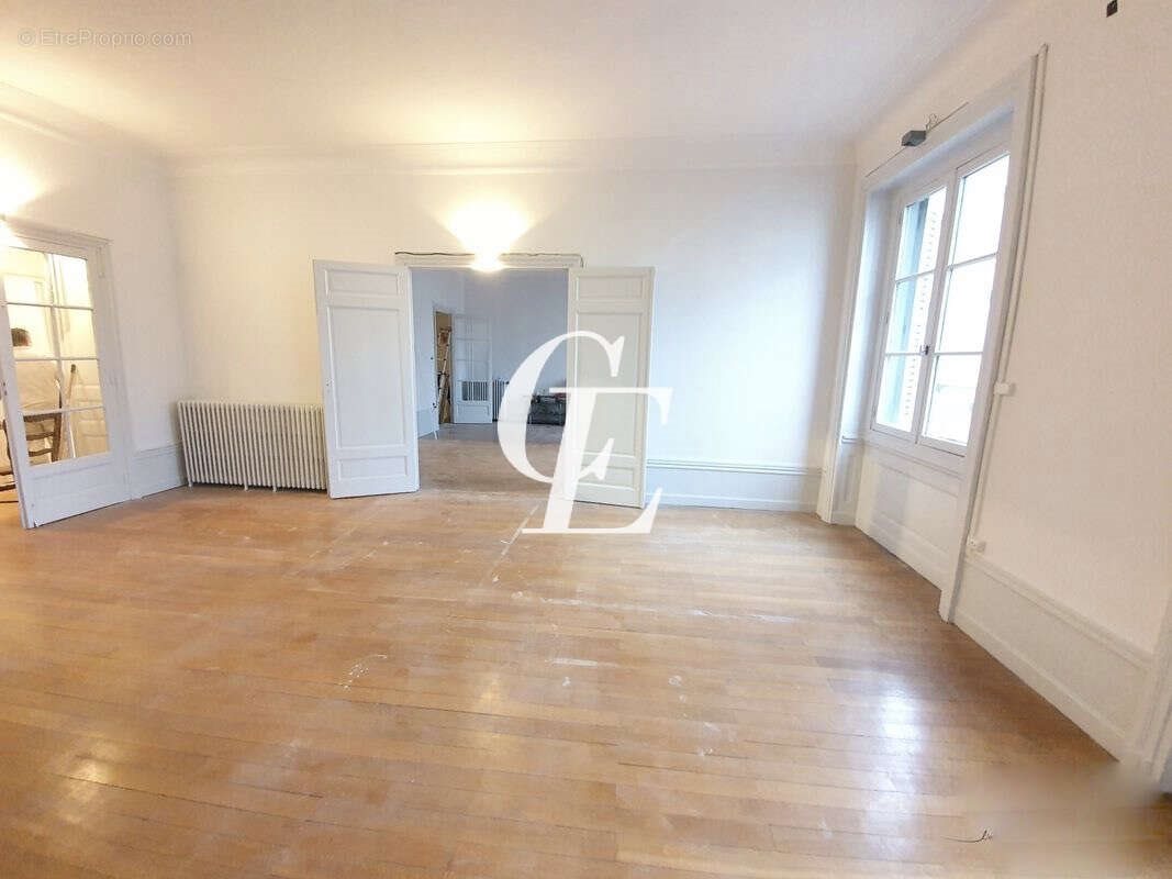 Appartement à vendre, 233m², Saint-Etienne