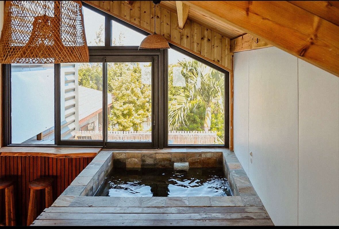 Maison à vendre, 408m², Les Trois-Bassins