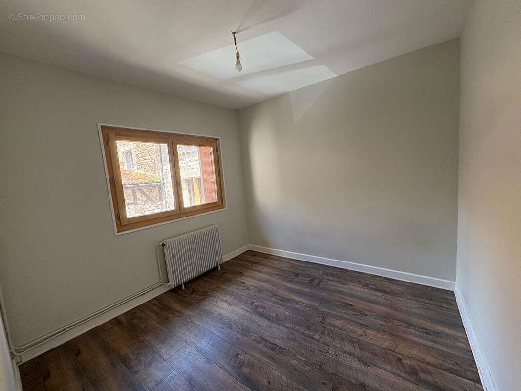 Appartement à vendre, 70m², Vic-le-Comte