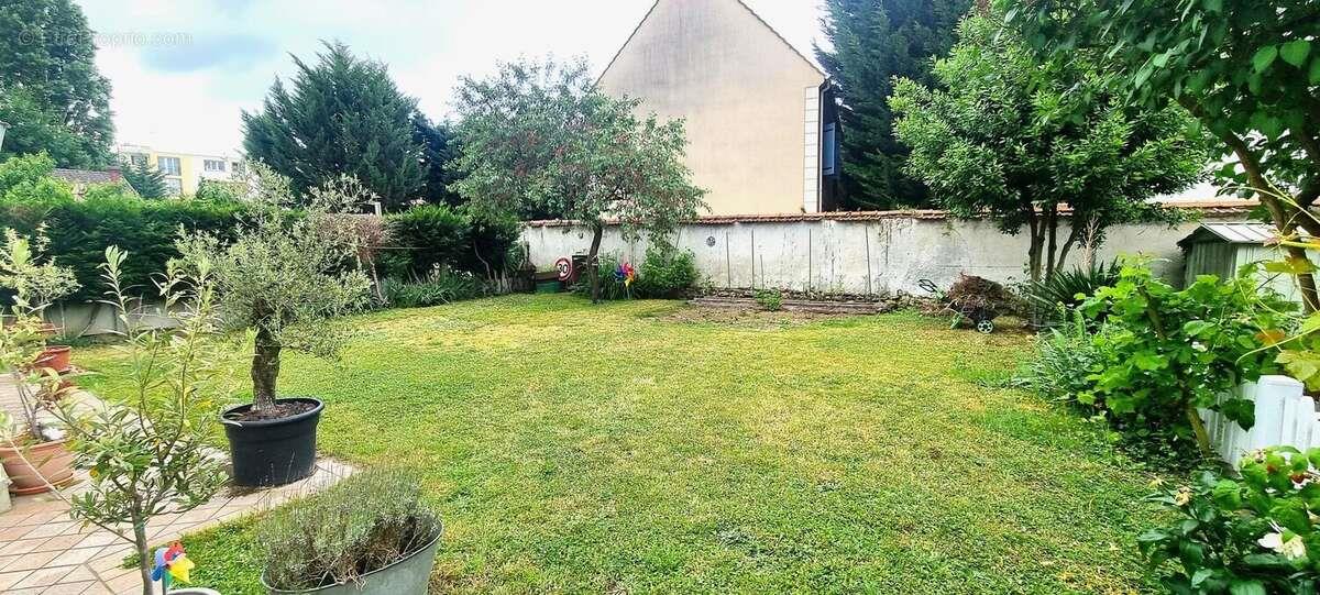 Maison à vendre, 165m², Brou-sur-Chantereine