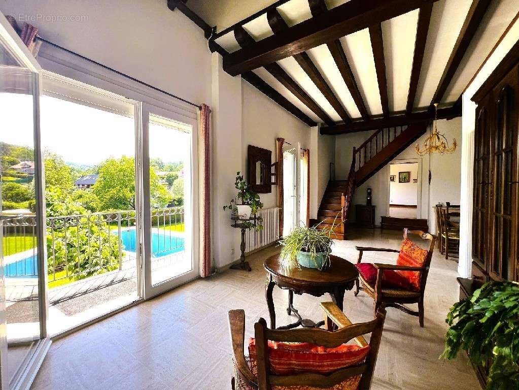 Maison à vendre, 345m², Viuz-la-Chiésaz