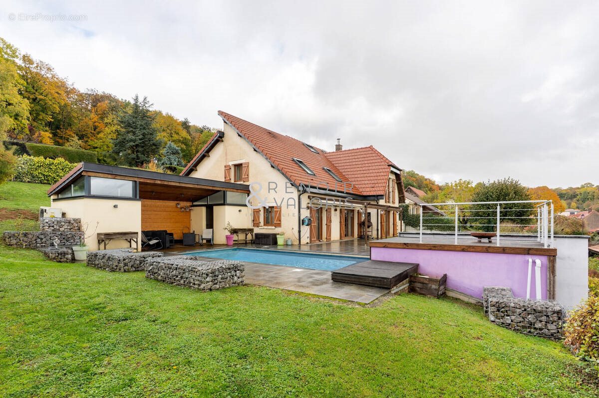 Maison à vendre, 320m², Dommartemont