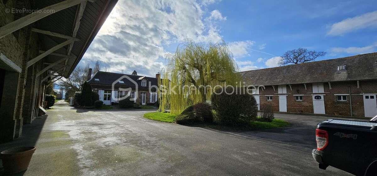 Appartement à vendre, 700m², Sains-en-Amiénois