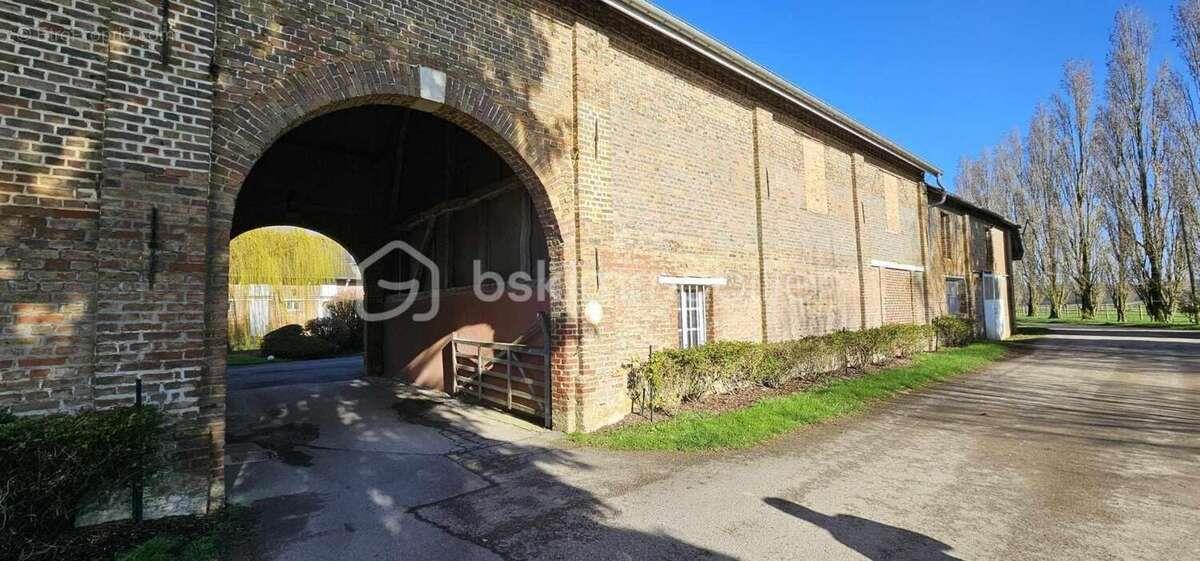 Appartement à vendre, 700m², Sains-en-Amiénois