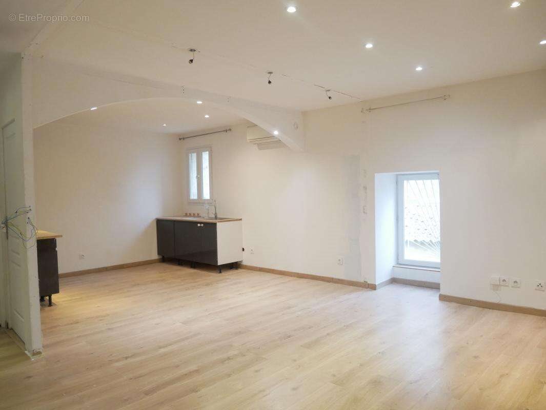 Maison à vendre, 92m², Pouzilhac