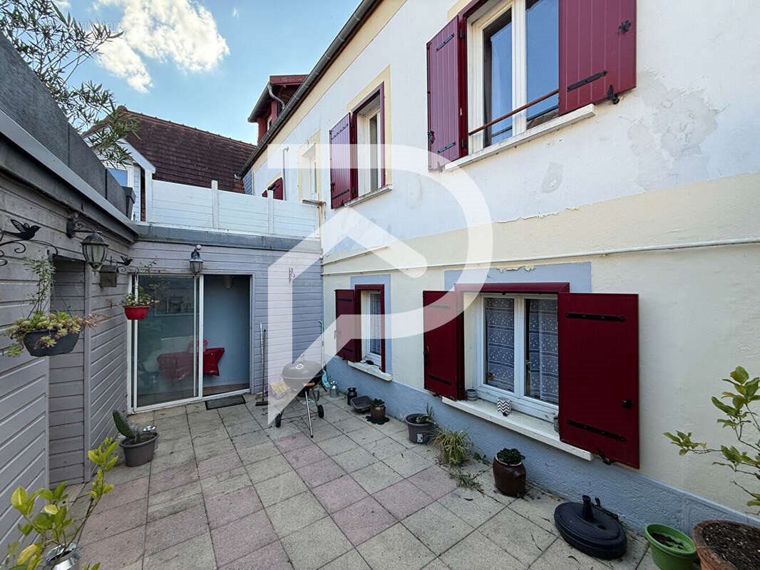 Maison à vendre, 270m², Lagor