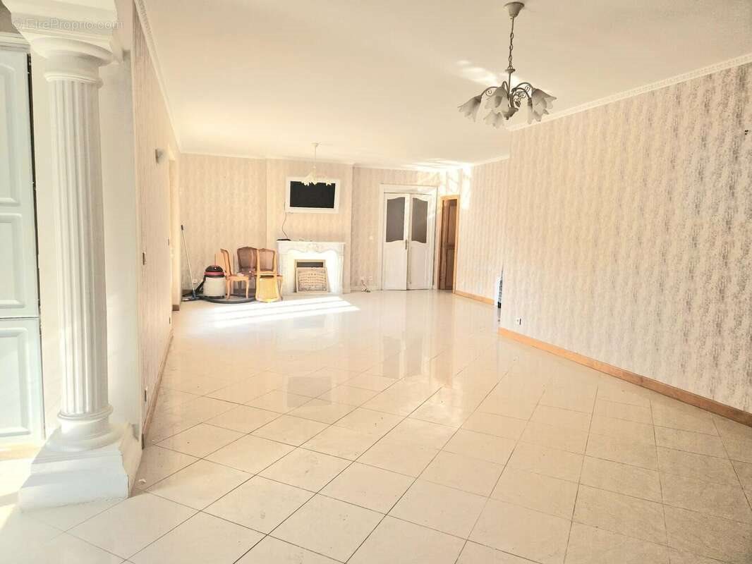 Maison à vendre, 224m², Autun