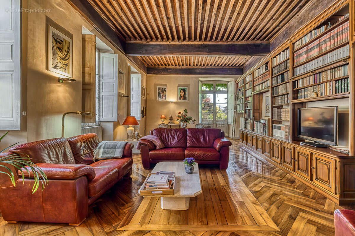 Maison à vendre, 390m², Montmélian