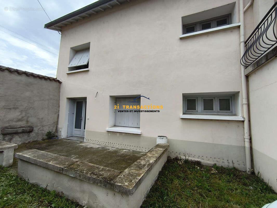 Appartement à vendre, 266m², Sury-le-Comtal