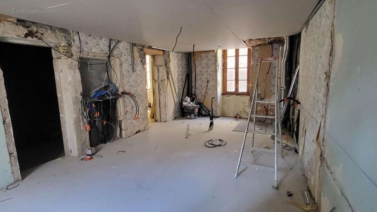 Appartement à vendre, 200m², Largentière