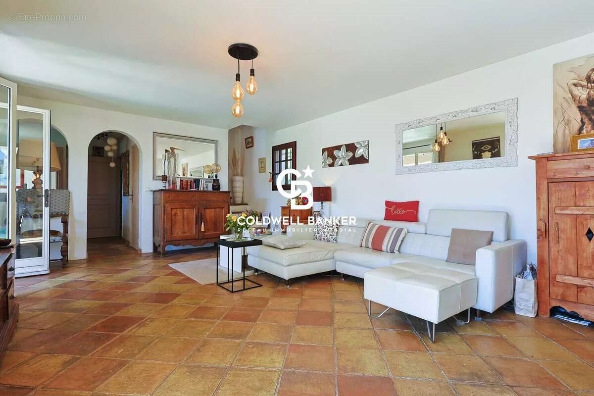 Maison à vendre, 190m², Cavalaire-sur-Mer