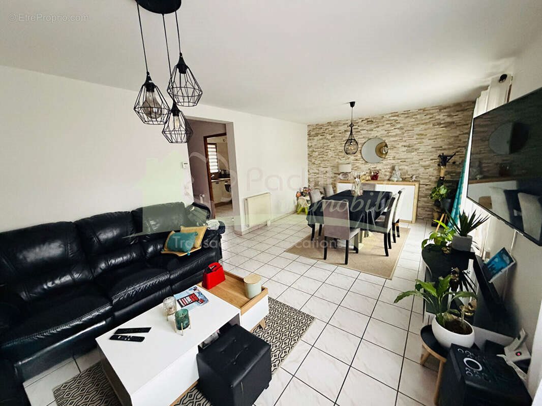 Maison à vendre, 84m², Cluses
