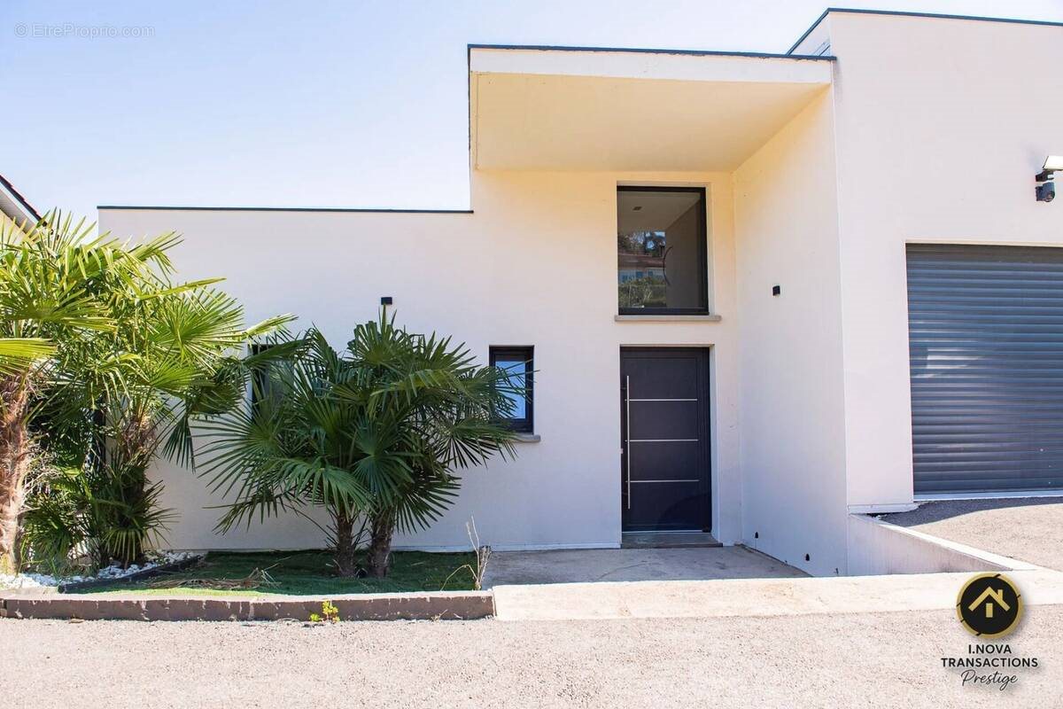 Maison à vendre, 259m², Limas