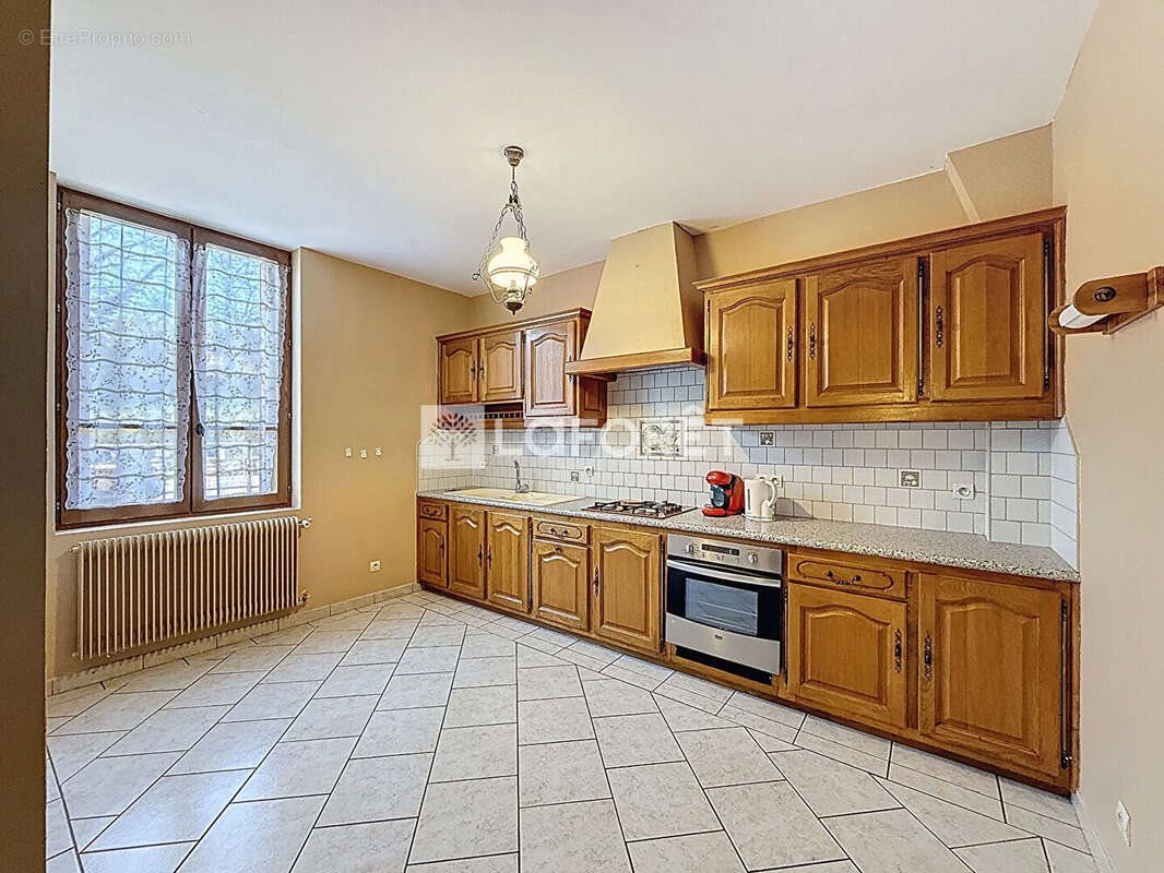 Maison à vendre, 176m², Pesmes