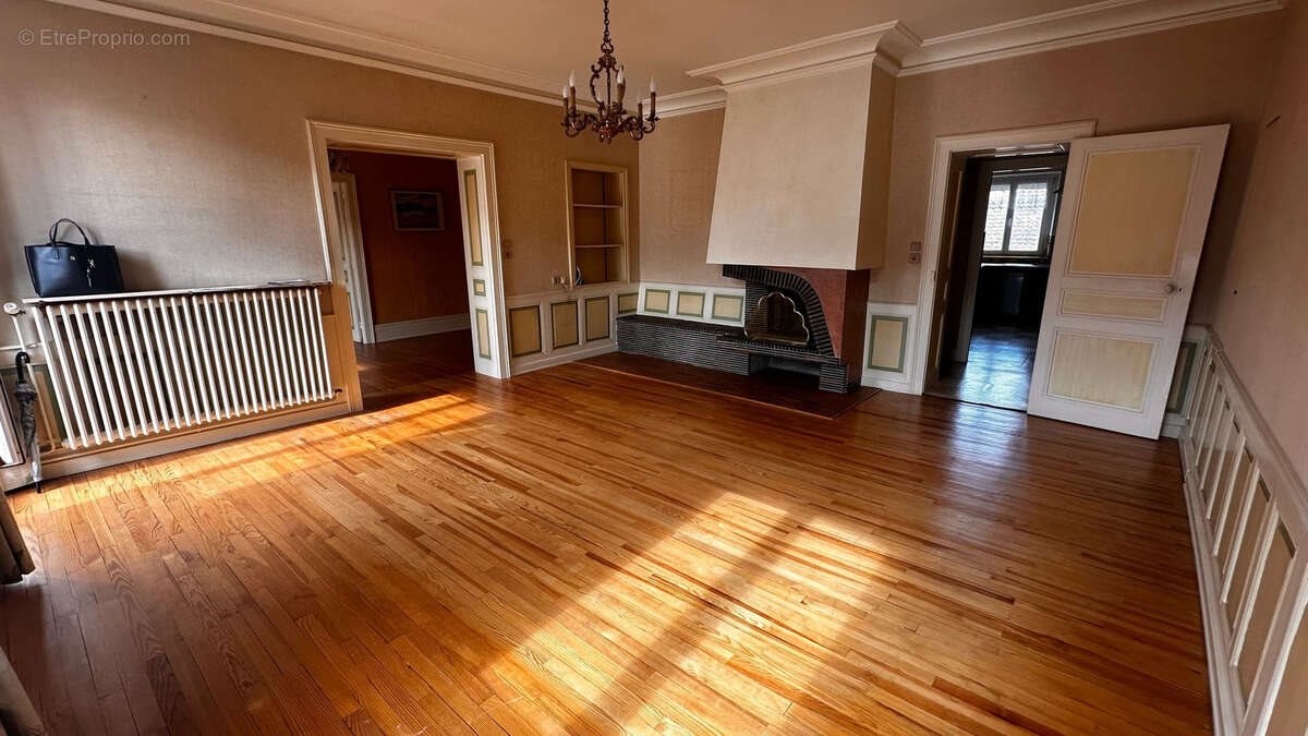 Appartement à vendre, 775m², Lure