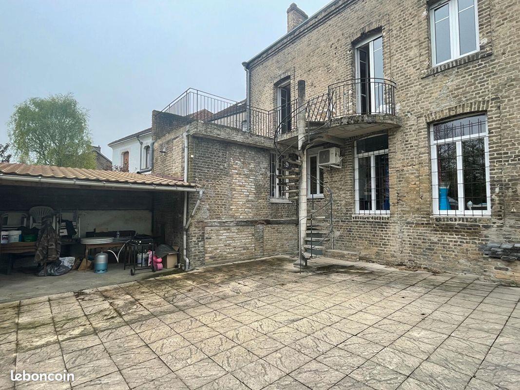 Appartement à vendre, 255m², Lucquy