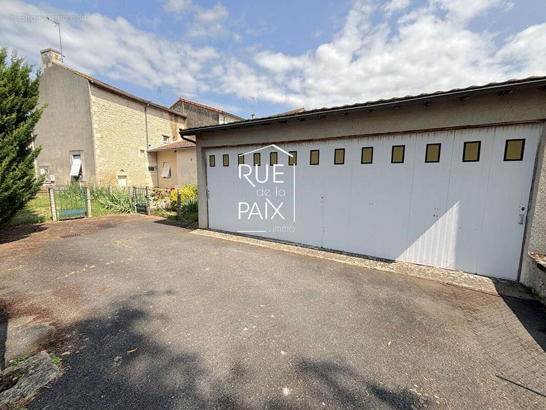 Appartement à vendre, 207m², Vouillé